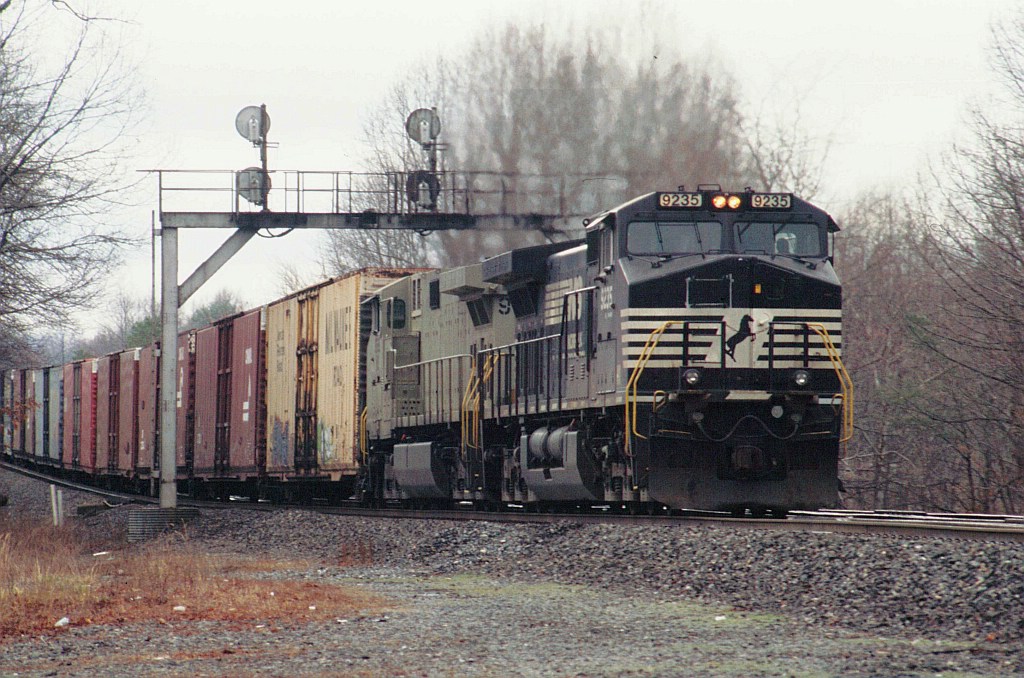 NS SB freight